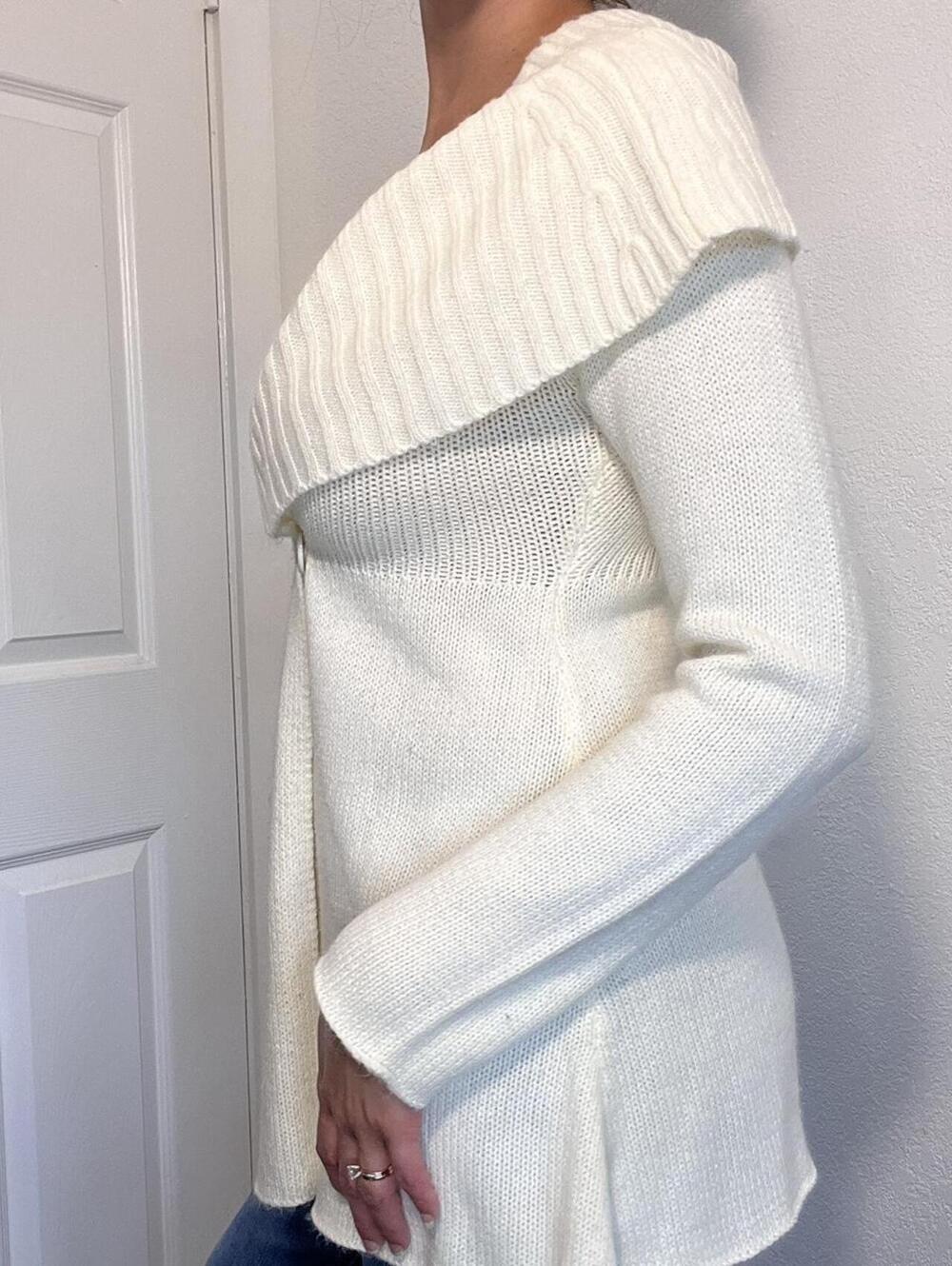 Y2K cream knit cardigan with cute collar and button detail - Picture 2 of 8